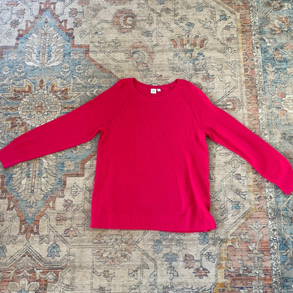 Lightweight pink sweater
